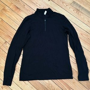 Women’s large black wool Ibex top